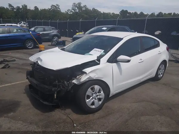 3KPFK4A77HE060108 2017 KIA FORTE - Image 2