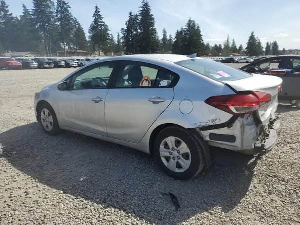 3KPFK4A77HE060531 2017 KIA FORTE - Image 2