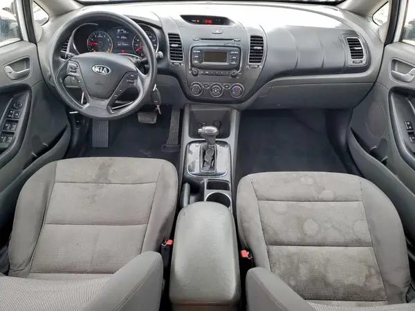 3KPFK4A77HE061324 2017 KIA FORTE - Image 8