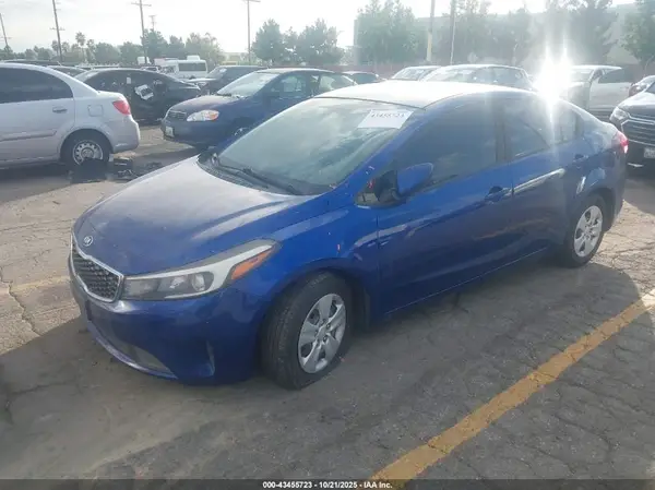 3KPFK4A77HE062392 2017 KIA FORTE - Image 2