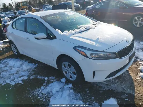 3KPFK4A77HE063302 2017 KIA FORTE - Image 1