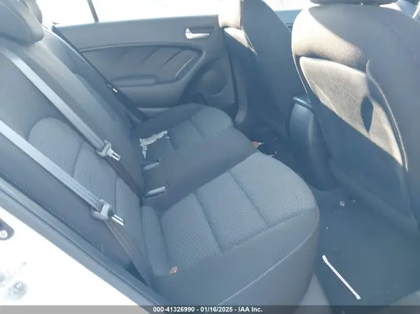 3KPFK4A77HE063302 2017 KIA FORTE - Image 8