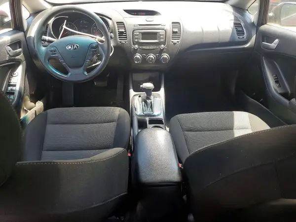 3KPFK4A77HE064269 2017 KIA FORTE - Image 8