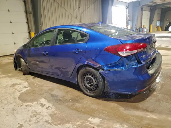 3KPFK4A77HE064885 2017 KIA FORTE - Image 2