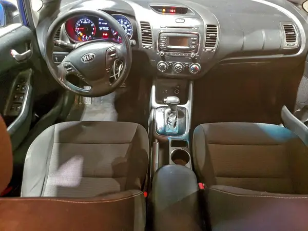 3KPFK4A77HE064885 2017 KIA FORTE - Image 8