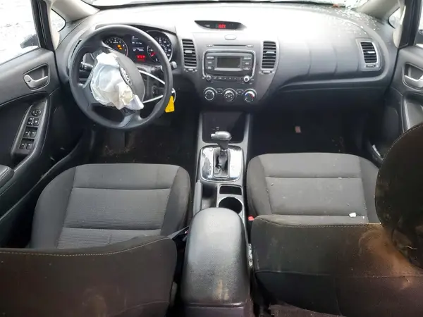 3KPFK4A77HE065714 2017 KIA FORTE - Image 8