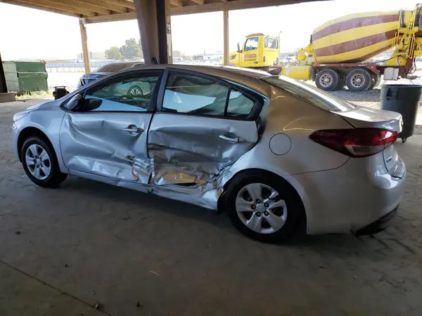 3KPFK4A77HE066023 2017 KIA FORTE - Image 2