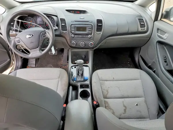 3KPFK4A77HE066488 2017 KIA FORTE - Image 8