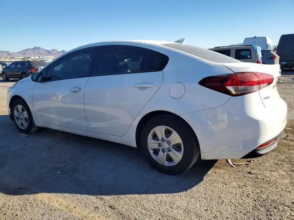 3KPFK4A77HE067429 2017 KIA FORTE - Image 2