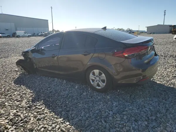 3KPFK4A77HE068127 2017 KIA FORTE - Image 2