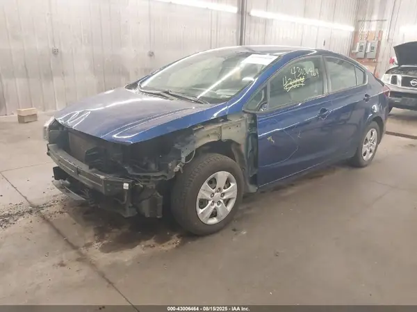 3KPFK4A77HE069150 2017 KIA FORTE - Image 2