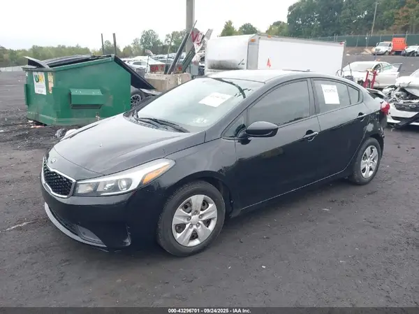 3KPFK4A77HE069195 2017 KIA FORTE - Image 2