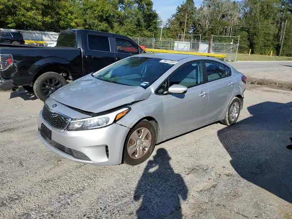 3KPFK4A77HE070010 2017 KIA FORTE - Image 1