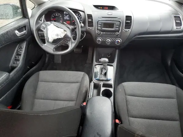 3KPFK4A77HE070069 2017 KIA FORTE - Image 8