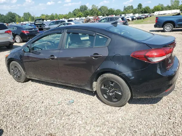 3KPFK4A77HE070072 2017 KIA FORTE - Image 2