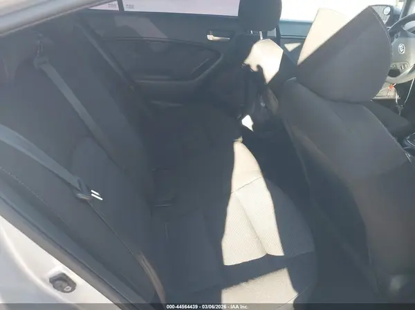 3KPFK4A77HE072730 2017 KIA FORTE - Image 8
