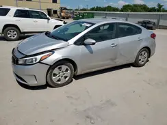 3KPFK4A77HE077166 2017 KIA FORTE