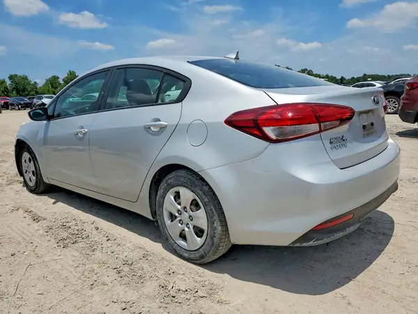 3KPFK4A77HE077295 2017 KIA FORTE - Image 2