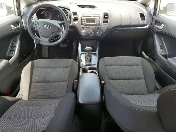 3KPFK4A77HE077295 2017 KIA FORTE - Image 8