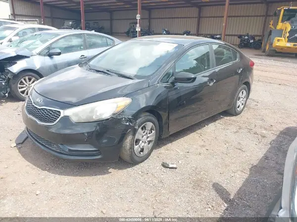 3KPFK4A77HE079046 2017 KIA FORTE - Image 2