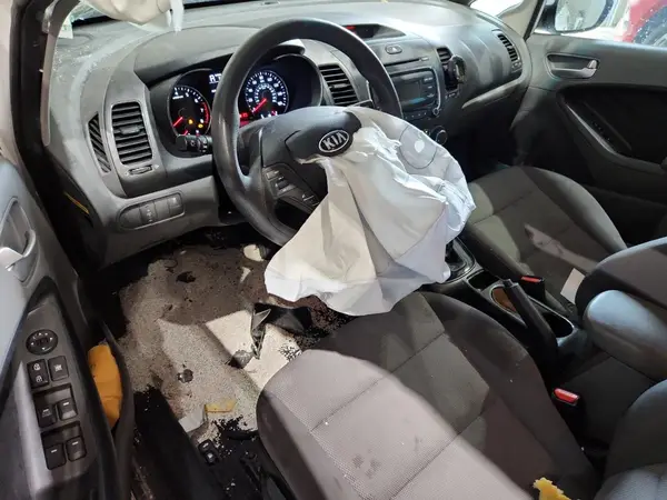 3KPFK4A77HE079211 2017 KIA FORTE - Image 8