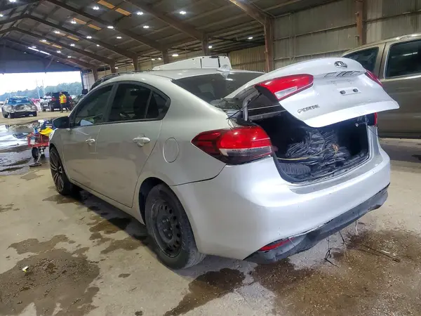 3KPFK4A77HE080715 2017 KIA FORTE - Image 2