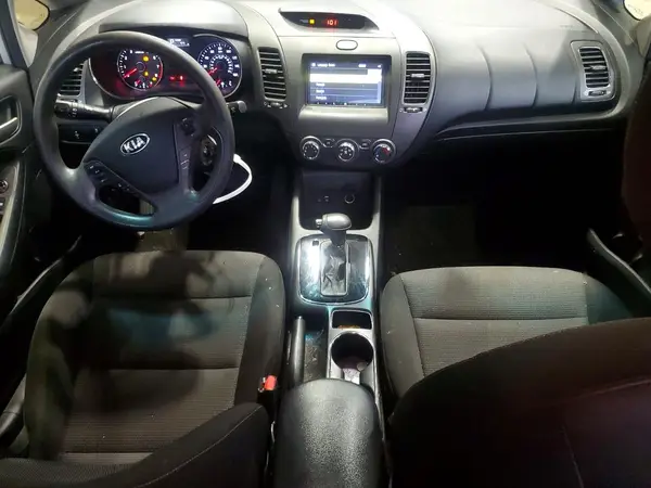 3KPFK4A77HE080715 2017 KIA FORTE - Image 8
