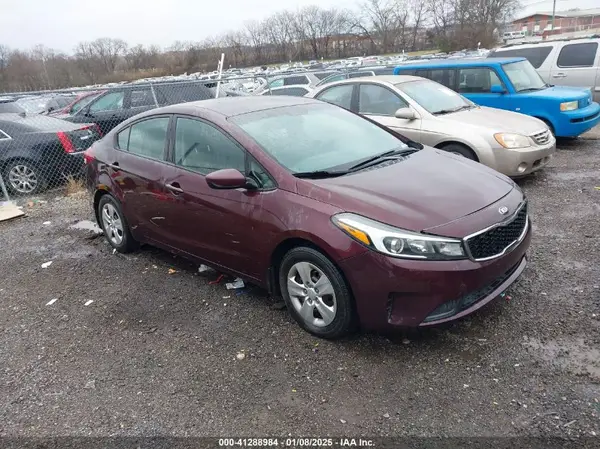3KPFK4A77HE082478 2017 KIA FORTE - Image 1