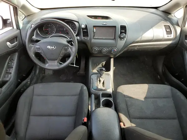 3KPFK4A77HE082724 2017 KIA FORTE - Image 8