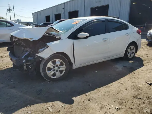 3KPFK4A77HE083422 2017 KIA FORTE - Image 1