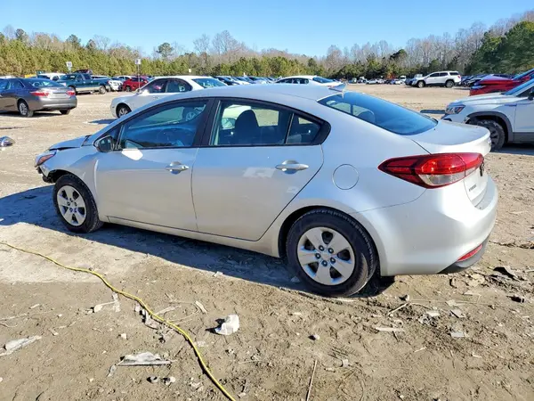 3KPFK4A77HE084179 2017 KIA FORTE - Image 2