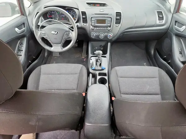 3KPFK4A77HE084425 2017 KIA FORTE - Image 8