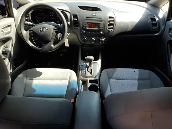 3KPFK4A77HE085056 2017 KIA FORTE - Image 8