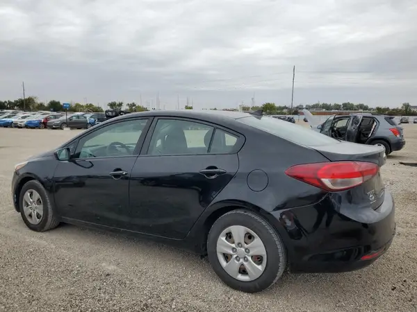 3KPFK4A77HE085395 2017 KIA FORTE - Image 2