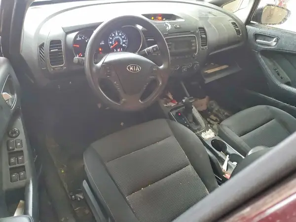 3KPFK4A77HE086188 2017 KIA FORTE - Image 8