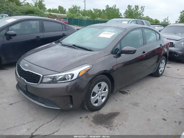 3KPFK4A77HE086630 2017 KIA FORTE - Image 2