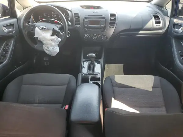 3KPFK4A77HE087762 2017 KIA FORTE - Image 8
