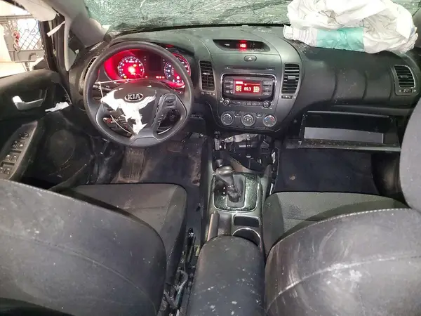 3KPFK4A77HE088118 2017 KIA FORTE - Image 8
