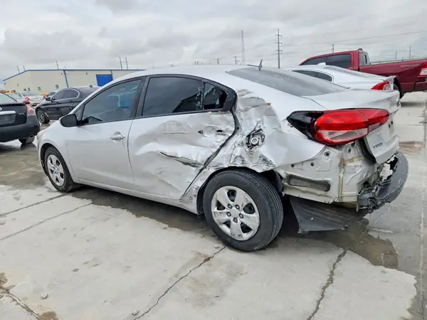 3KPFK4A77HE088992 2017 KIA FORTE - Image 2