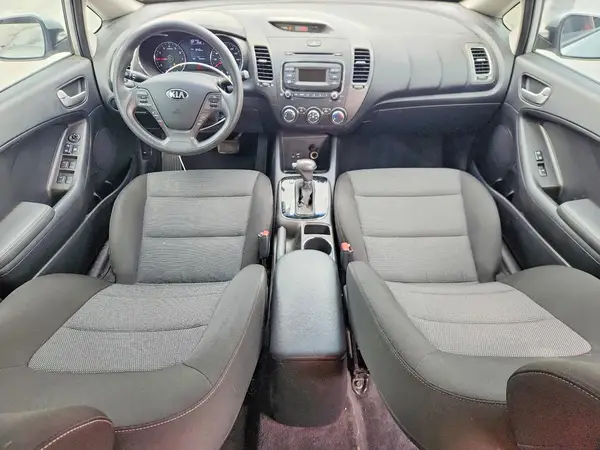 3KPFK4A77HE088992 2017 KIA FORTE - Image 8