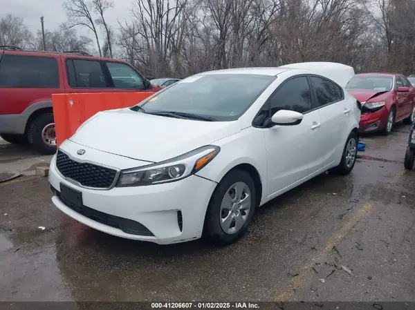 3KPFK4A77HE090466 2017 KIA FORTE - Image 2