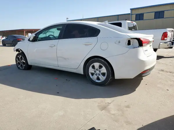3KPFK4A77HE091472 2017 KIA FORTE - Image 2
