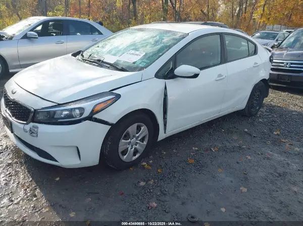 3KPFK4A77HE091732 2017 KIA FORTE - Image 2