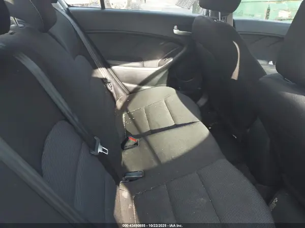 3KPFK4A77HE091732 2017 KIA FORTE - Image 8