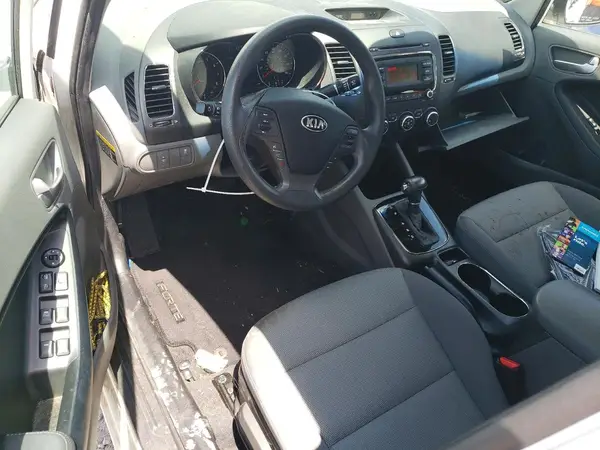 3KPFK4A77HE092007 2017 KIA FORTE - Image 8