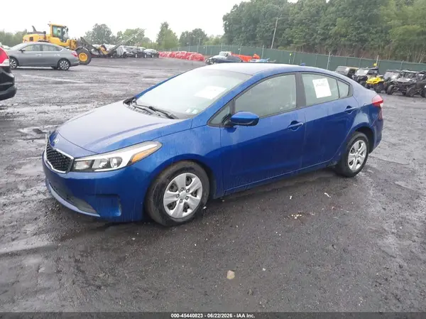 3KPFK4A77HE093822 2017 KIA FORTE - Image 2