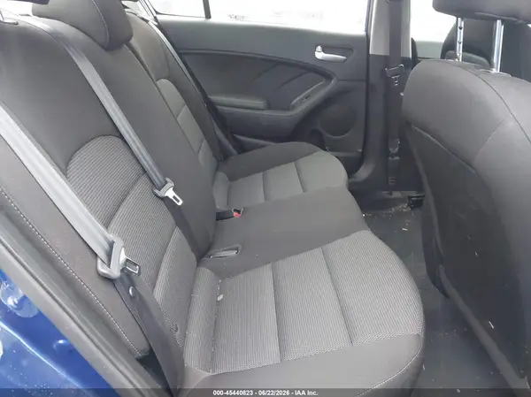 3KPFK4A77HE093822 2017 KIA FORTE - Image 8
