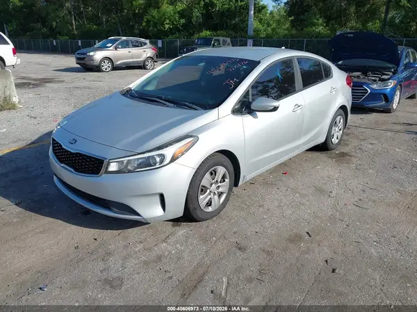 3KPFK4A77HE094470 2017 KIA FORTE - Image 2