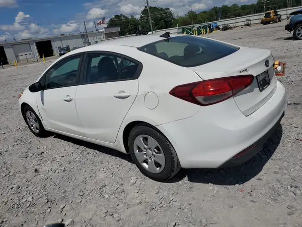 3KPFK4A77HE095487 2017 KIA FORTE - Image 2