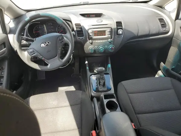 3KPFK4A77HE095487 2017 KIA FORTE - Image 8